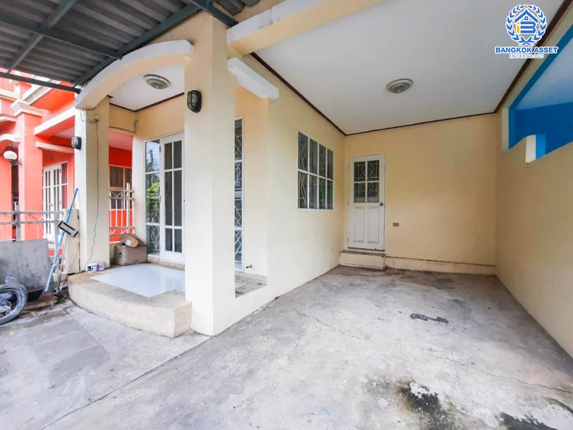 *****ทาวน์เฮ้าส์มือสองนนทบุรี ม.บุศรินทร์ วงแหวน-รัตนาธิเบศร์ เนื้อที่มากถึง 21 ตร.ว. ฟังก์ชัน 3 ห้องนอน 2 ห้องน้ำ 1 ที่จอดรถ พร้อมเข้าอยู่ บนทำเลเดินทางสะดวก ใกล้รถไฟฟ้า "สถานีคลองบางไผ่" และจุดขึ้นทางด่วน "ศรีรัช" ราคาถูก!...